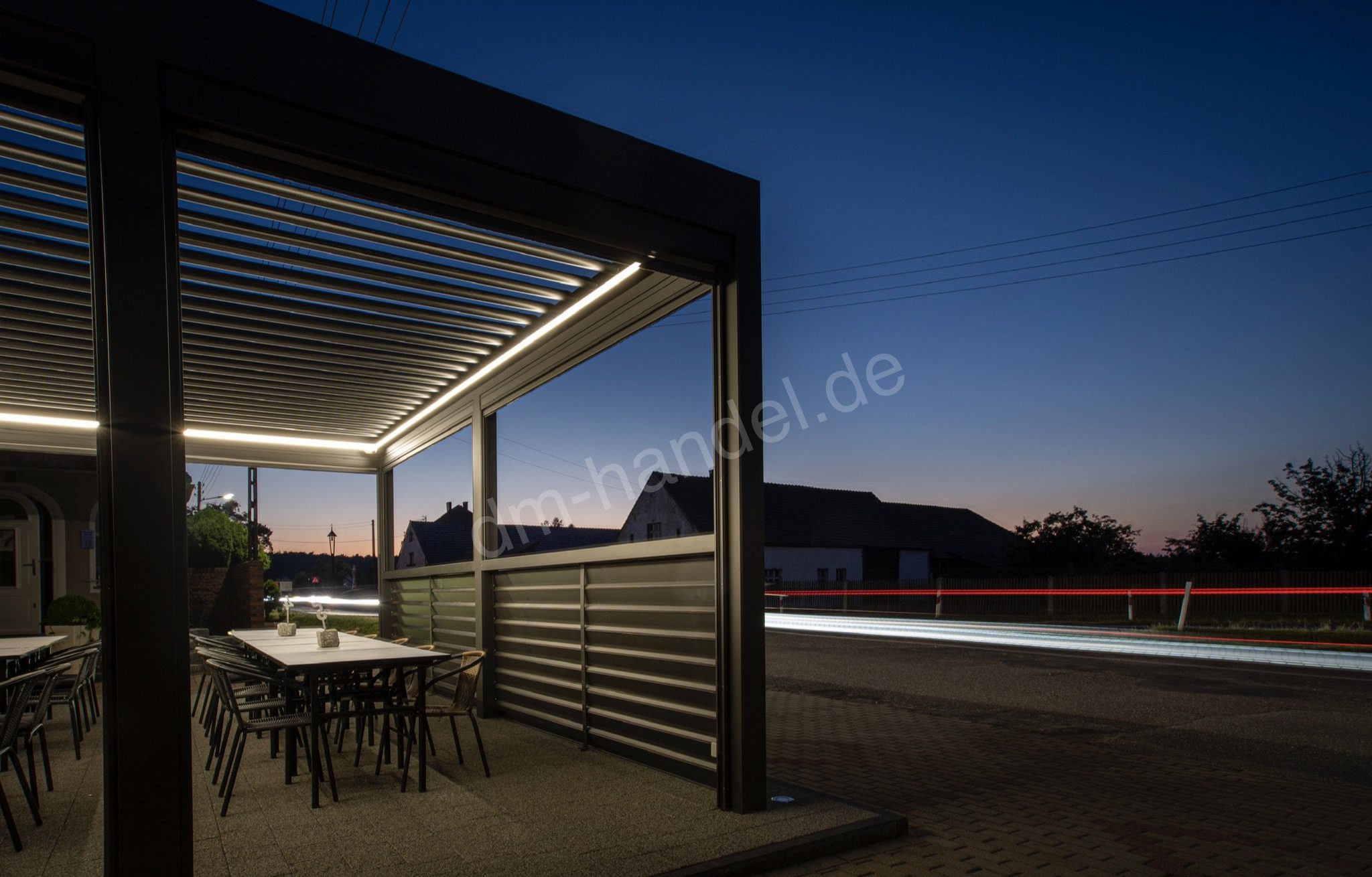 dm-handel-pergola-sb-500-6x2-5m-lamellenpergola-mit-elektromotor image 1