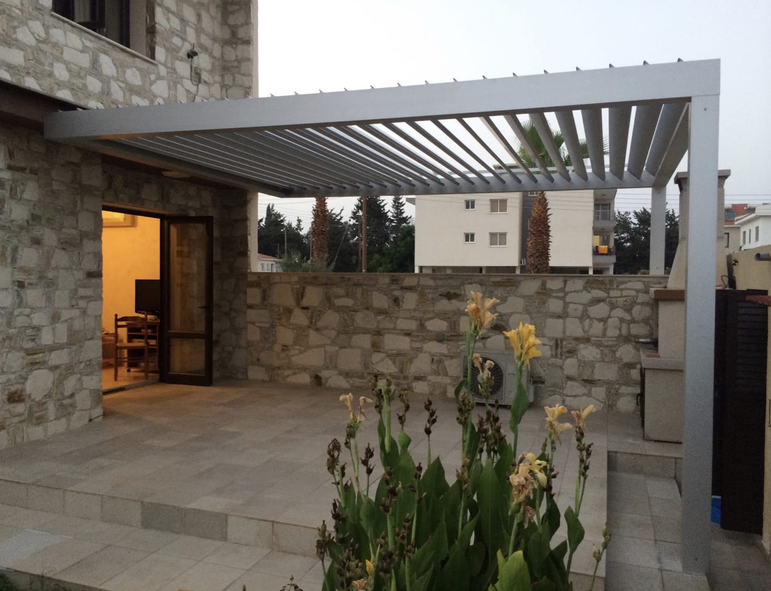 dm-handel-pergola-sb-500-5x5m-lamellenpergola-elektrisch image 5